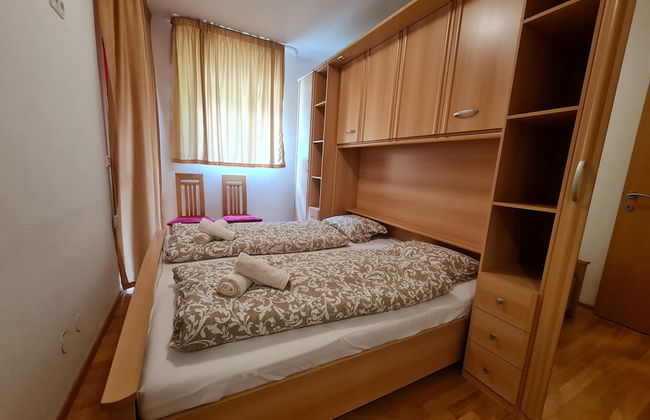 Comfortable Apartment With Mountain View - Photo 3