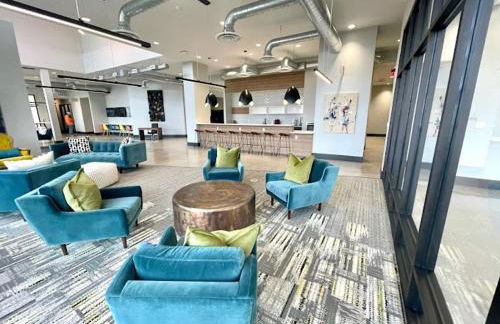 Gorgeous High-Rise On The River - Foto 14