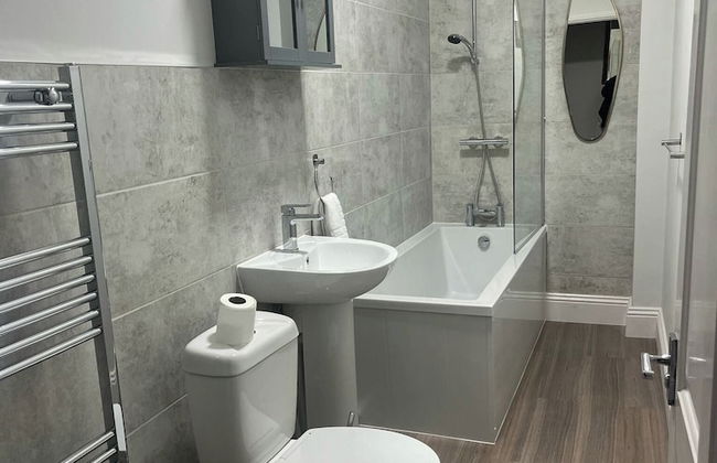 Gateshead's Diamond 2 Bedroom Apartment - Photo 8