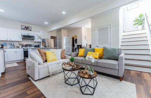 Modern 5BR with Full Kitchen, Game Room, Fenced Yard and BBQ Grill - Foto 2