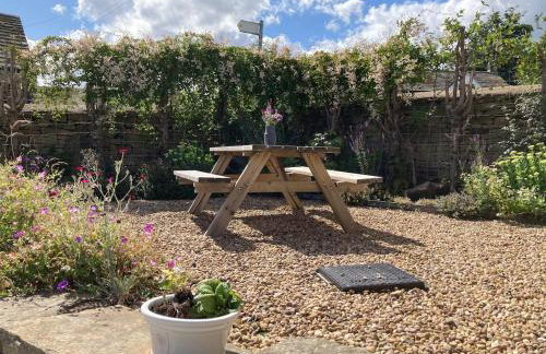 The Shearer's Hut in the Peak Park - Photo 3