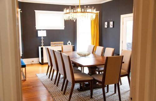 Lakeview on Main Pool Fire Pit and Walkable - Foto 6