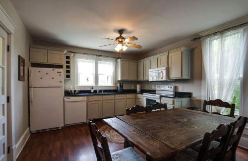 Historic Pet-Friendly Stay Near Broadway w Fire Pit - Foto 24