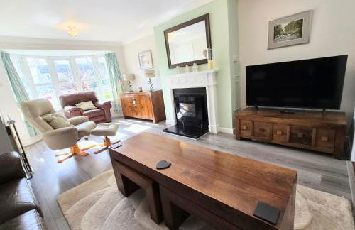 Alverstoke Manor - family home with pool table - Photo 15