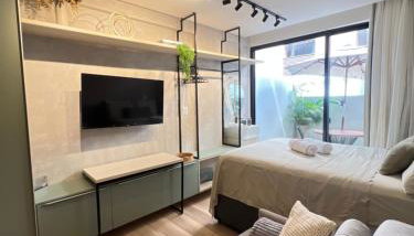 Viva hospedagens - Flat 009 beira mar com Varanda e piscina aquecida - Foto 4