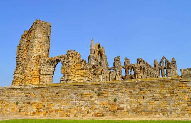 Entrada a la abadía de Whitby - Foto 2