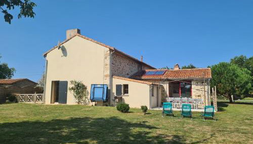 La Dorgisière - Ferme du XVIIe rénovée, grand jardin arboré à 15 min du Puy duFou - Foto 1, Garden, Garden view