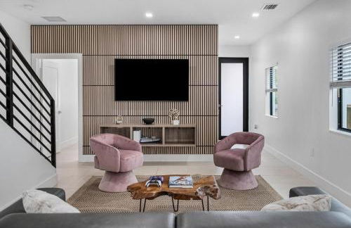 Luxury Home with Inter Miami Theme - Photo 2