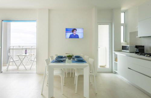 Vista mare a 10m dalla spiaggia, 8 piano e parcheggio privato - Foto 6