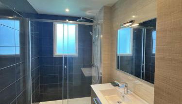 La Libellule, Maison de 3 chambres, proche du centre ville et à 8 min des plages - Foto 4