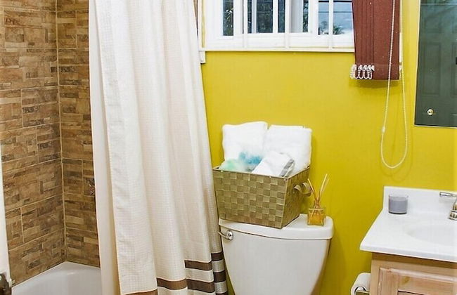 New Kingston Guest Apt at The Stadium - Foto 8