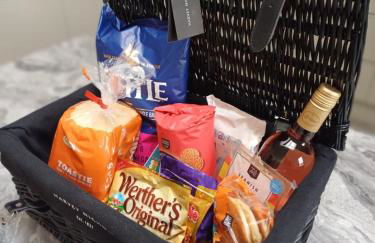 Clova Cottage 7BR Retreat - Photo 18