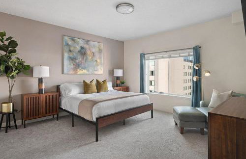Convention Ctr - Stylish 2BD,2BA with Pool,Gym and Hot tub - Foto 28