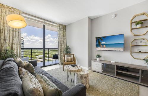 Downtown Doral Condo w-Free Parking - Foto 18