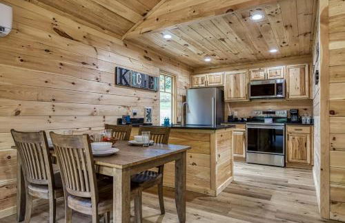 Ivy's Cottage, Pickleball Court, Creek, WIFI, Mountain Views, Starting at 50" - Foto 7