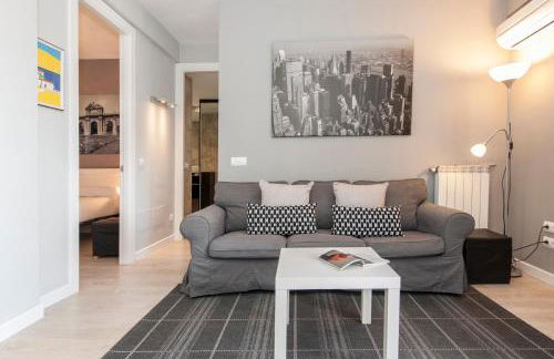 Apartamento Plaza de Castilla II - Urbano con Estilo y Funcional - Foto 6