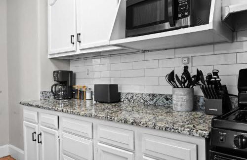 Stylish Home in Historic District Near Riverwalk - Foto 54