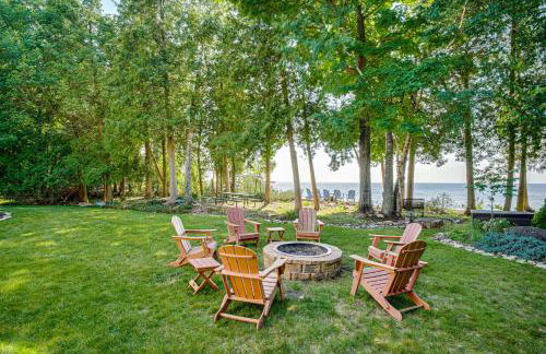 Sturgeon Bay Hideaway with Direct Water Access! - Photo 34