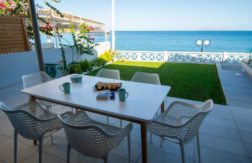 LENICO Seafront Villa - Photo 10