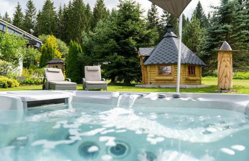 Luxuriöses Ferienhaus mit Sauna, Whirlpool und Fitnessraum im Nationalpark Schwarzwald - Foto 1