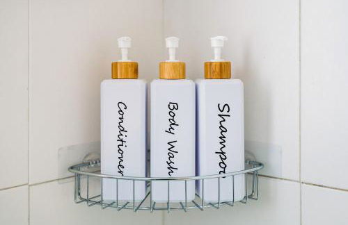 Modern Spacious Home - Parking - Sleeps 6 - minutes from the A1 & the Races - Foto 11