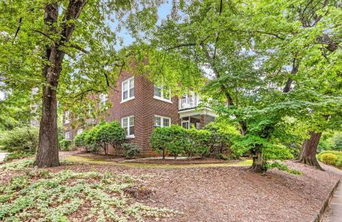 Chic Comfortable 2BR with Porch near Dilworth - Foto 28