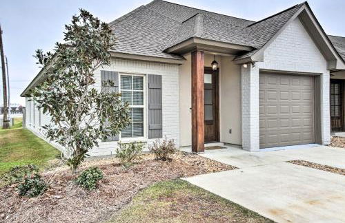 Dreamy Prairieville Townhome with Deck and Yard! - Foto 25