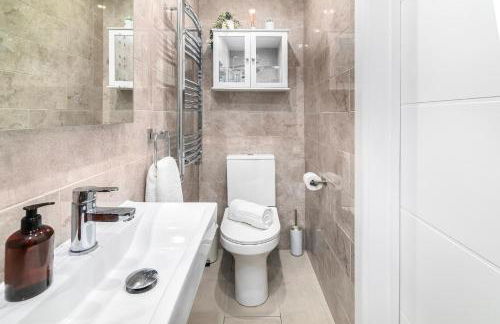 Stylish Apartment in Queens Park - Photo 19