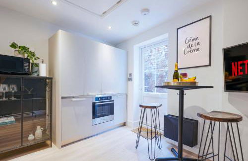 Boutique Apartment - City Centre - Free Parking, Fast Wifi and Smart TV by Yoko Property - Foto 9