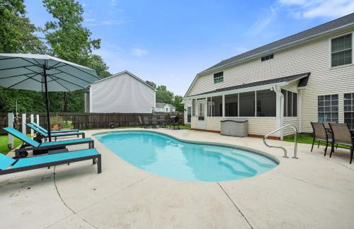 Low Country Gem with Heated Pool Games and Hot Tub - Photo 36