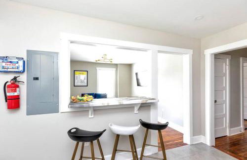 Stay, Play and Pass Go at the Monopoly Penthouse! - Foto 7