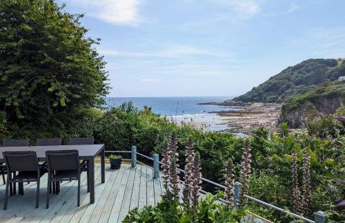 Beach Front House with Stunning Sea Views and Free Parking - Foto 14