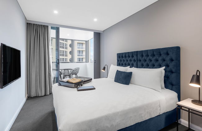 Meriton Suites Bondi Junction - Photo 7