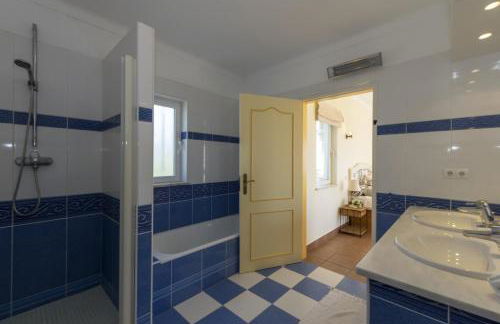 Villa with beautiful see views & spacious garden - Foto 50