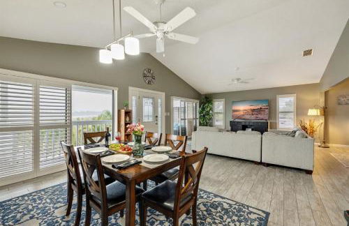 Exquisite Lakefront Pool House Awaits Pool 10 PPL - Foto 34