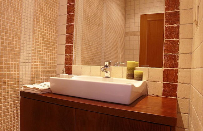 Outstanding Villa Very Well Located Near The Beach - Photo 8