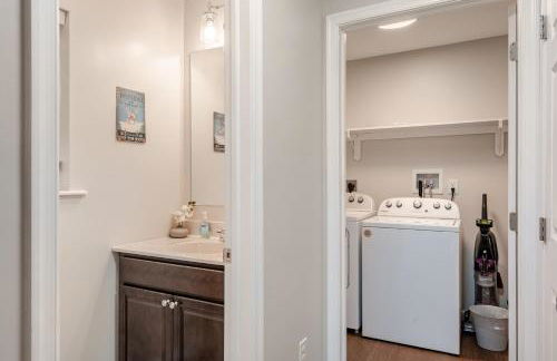 The Hangout Haven - Theater, Hot tub, Pickleball, Ping pong, Firepit - Foto 32