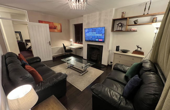 Specious 2 x Double Bedroom Flat in London E18 - Foto 11