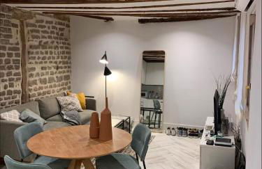 Modern & cozy 1 bedroom apartment in Malasaña - Photo 1