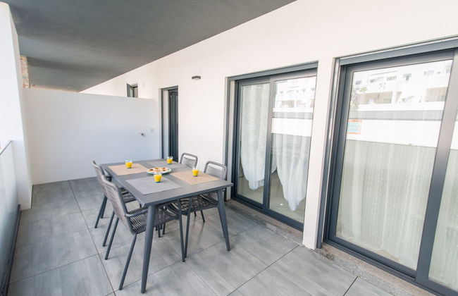 800m From the Boat to Praia das Cabanas, With Pool, Terrace, Wifi and air con - Foto 9