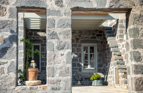 Pavlaina Complex of Traditional Residences in Nisyros. Enjoy the garden and the Sea View - Foto 15