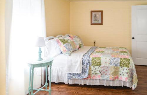 The Little Farmhouse at Garrison Farmstead near Greensburg KY - Foto 8