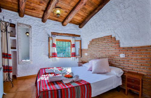 Cuevas El Moral - Foto 1