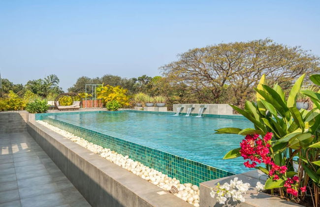 El Arbol by Hireavilla-2br w Rooftop Pool in Nerul - Photo 16