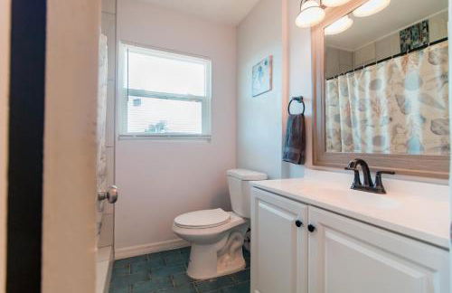 Lovely vacation home 1 block from beach & downtown Gulfport - Foto 36