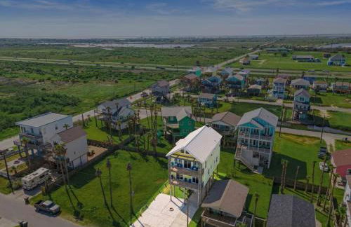 Beach House Located Steps from the Beach - Photo 46