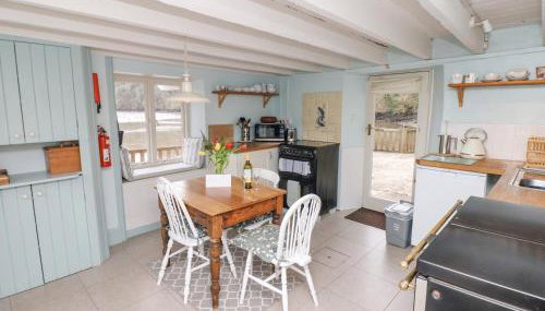 The Bathing House - Photo 4