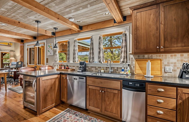 Marina Beach Lodge - Lakefront Home on Beach! by Yosemite Region Resorts - Foto 9