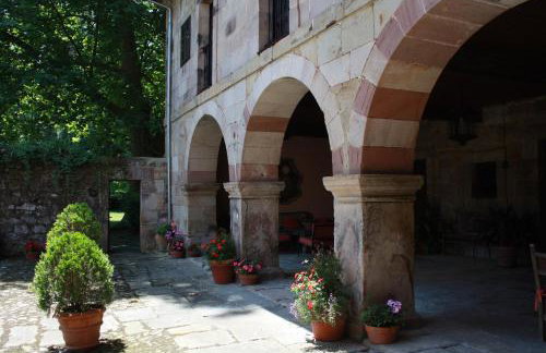 Palacio de Hualle - Photo 43