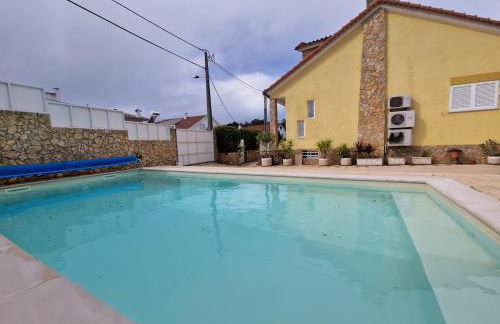 Pool House Minutes from Beach - Photo 32